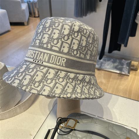 Dior Women's hats .